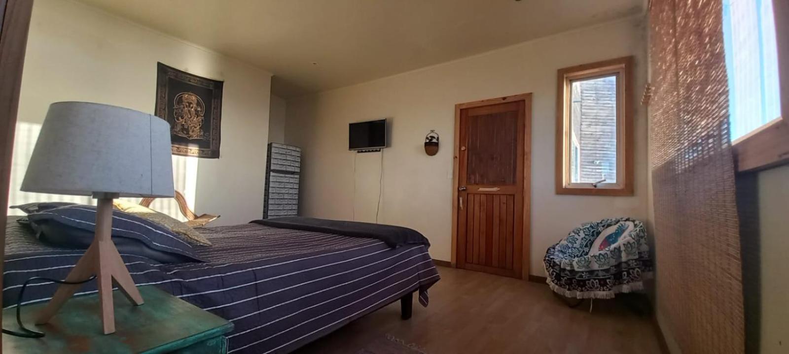 Отель Hostal El Faro Сан-Антонио Экстерьер фото